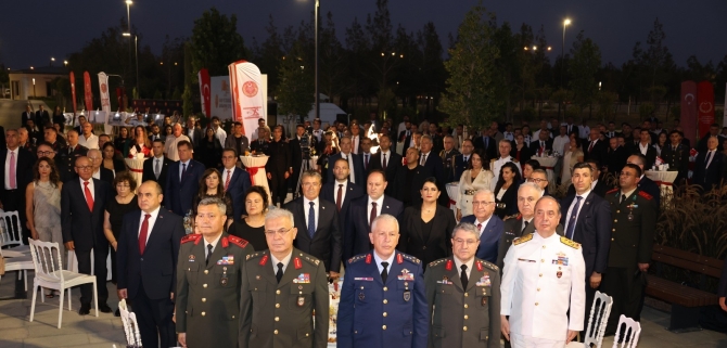 Meclis Başkanı Öztürkler, Barış Harekatı’nın 51. yıl dönümü nedeniyle resepsiyon düzenledi:’Kıbrıs Türkü bu adada ev sahibidir ve olmaya devam edecektir’