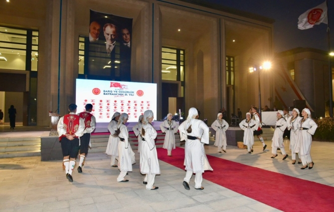 Meclis Başkanı Öztürkler, Barış Harekatı’nın 51. yıl dönümü nedeniyle resepsiyon düzenledi:’Kıbrıs Türkü bu adada ev sahibidir ve olmaya devam edecektir’