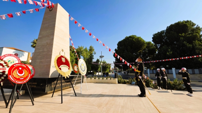 20 Temmuz Barış Harekatı’nın 51’inci yıl dönümü;Lefkoşa’daki ilk tören Şehitler Anıtı önünde düzenlendi