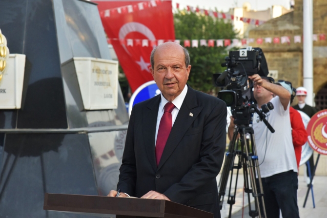 20 Temmuz Barış ve Özgürlük Bayramı kutlamaları… Lefkoşa Atatürk Anıtı önünde tören düzenlendi
