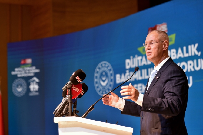 Hasipoğlu ve Göktaş, “Dijital Zorbalık, Bağımlılık ve Koruma Sempozyumu”nda konuştu